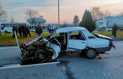 Samsun’da iki otomobil çarpıştı: 1 ölü, 5 yaralı