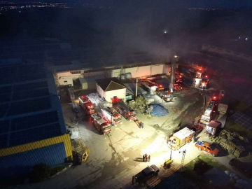 Denizli’de fabrikanın boyahanesinde çıkan korkuttu