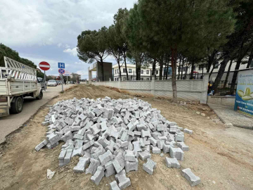 Karacasu İlçe Devlet Hastanesi’nin yolları yapılıyor