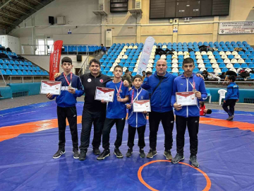 Yunusemreli güreşçiler Edirne’de 4 madalya kazandı