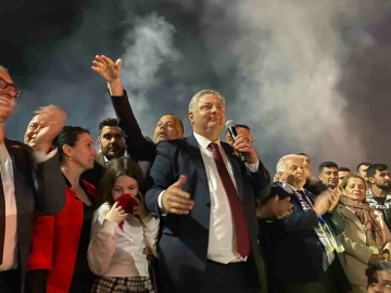 CHP’li Mehmet Gürel, Yalova Belediye Başkanlığı’na seçildi