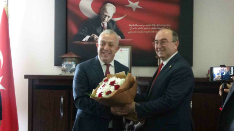 Artvin Belediyesi’nde devir teslim töreni gerçekleşti