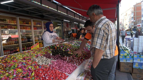 Aksaray’da bayram şekerinin tatlı telaşı tezgahlarda