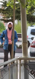 Burdur’da kadın kılığında dolaşan adam yakalanıp hastaneye sevk edildi