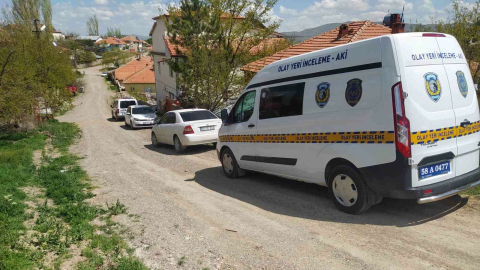 Yazlığına girdiğinde gördüğü manzara karşısında hayrete düştü