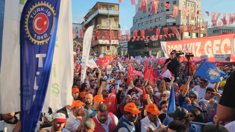 Türk-İş Zonguldak’ta "Zordayız, Geçinemiyoruz" mitingi yaptı