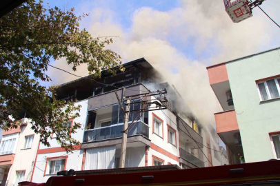 Yangın çıkan çatı katının sahibi ile komşuları arasında kavga çıktı