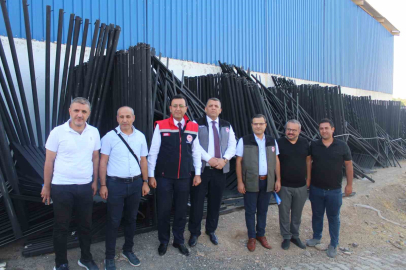 Siirt’te yüzde 70 hibeli "Damla Sulama Sistemli Yüksek Telli Bağ" projesi kapsamında çiftçilere malzeme dağıtımı