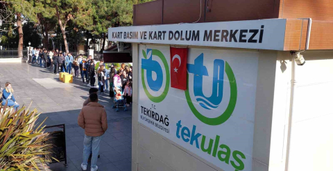 Tekirdağ’da toplu taşıma kartı kuyruğu