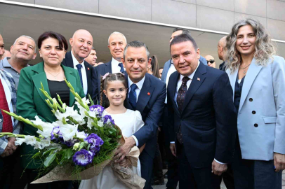 Özgür Özel’den, Böcek’e: "Bu başarıyı hak ettiniz"