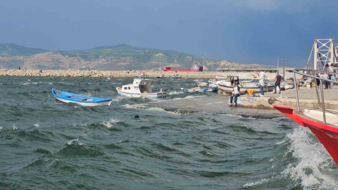 Bandırma’da fırtına etkili oldu