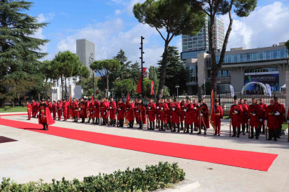 Cumhurbaşkanı Erdoğan, Arnavutluk’ta resmi törenle karşılandı