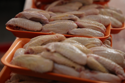 Zehirlenme vakaları tavuk fiyatlarını düşürdü