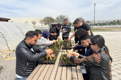 Büyükşehir’den Üniversitelilere Uygulamalı Organik Tarım Eğitimi