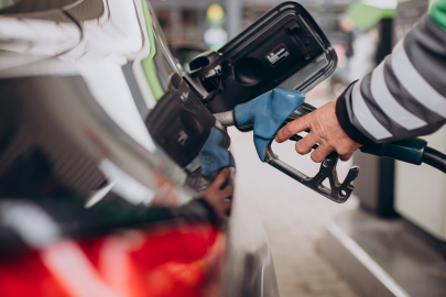 Petrol fiyatları 100 dolar seviyelerinde işlem görüyor