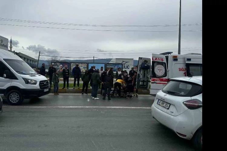 Milas’ta minibüs yayaya çarptı: 1 yaralı