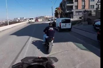 Beylikdüzü’nde polis ile ehliyetsiz sürücünün kovalamacası kamerada