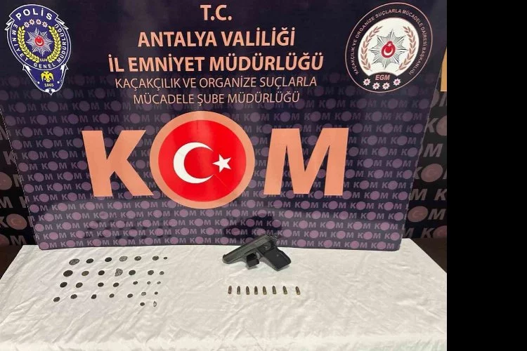Antalya’da kaçakçılık yapan 10 şüpheli yakalandı