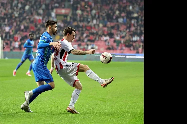 Trendyol Süper Lig: Samsunspor: 1 - Çaykur Rizespor: 0 (İlk yarı)