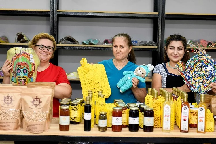 Muratpaşa’da kadın kooperatifleri kazandırmaya devam ediyor